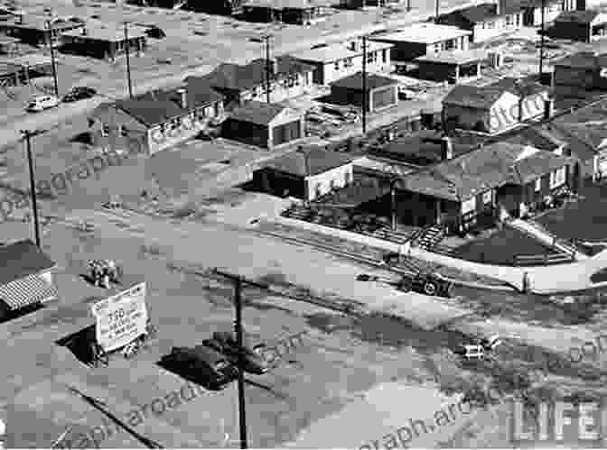 Photograph Of San Pedro's Waterfront In The 1950s, Showing New Housing Developments And The Bustling Activity San Pedro (Then And Now)